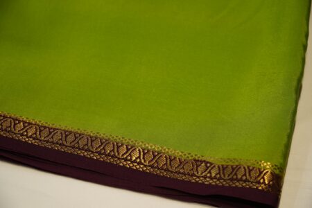 Parrot Green (Wine Border)